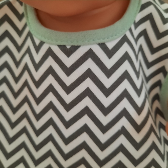 4/$20 Chevron Bib & Socks Infant Bundle for Baby Shower - Picture 5 of 7